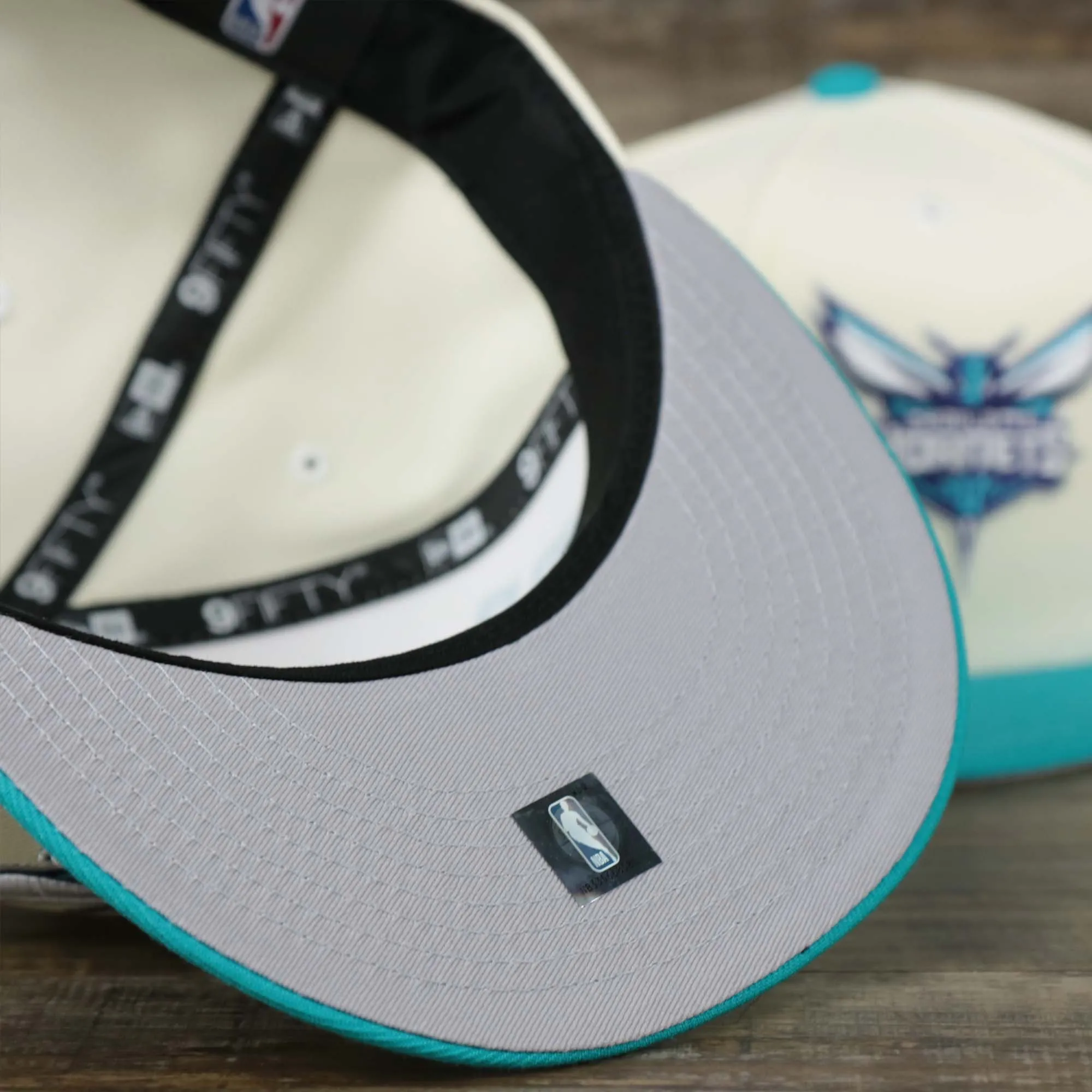 Charlotte Hornets NBA 2022 Draft Gray Bottom 9Fifty Snapback | New Era Cream/Turquoise