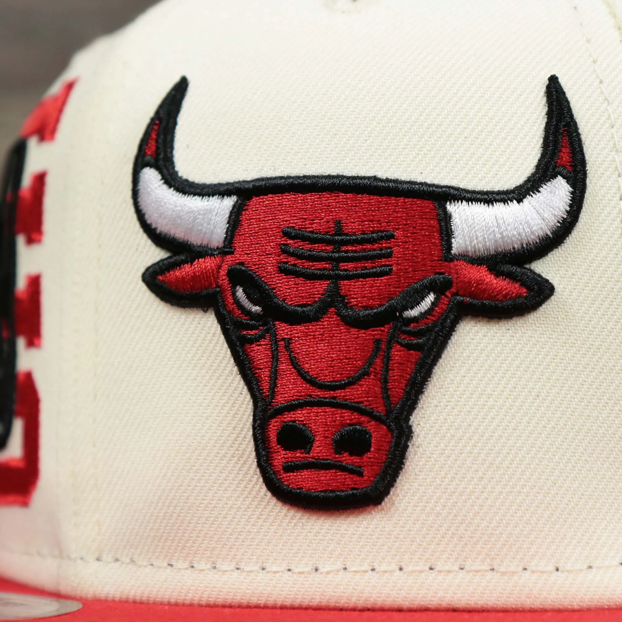 Chicago Bulls NBA 2022 Draft Gray Bottom 9Fifty Snapback | New Era Cream/Red