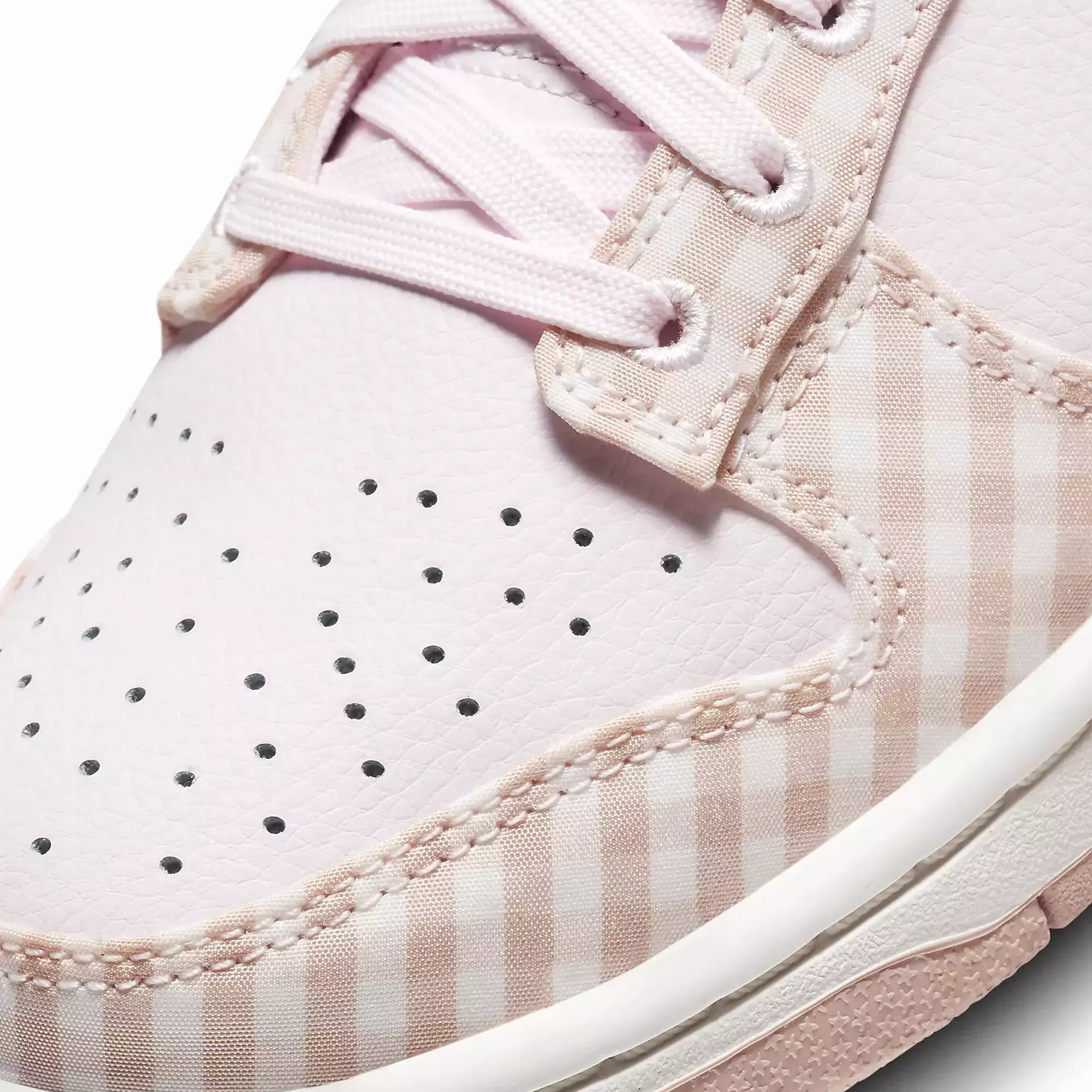 WMN'S DUNK LOW 'PEARL PINK/SUMMIT WHITE-PINK OXFORD'