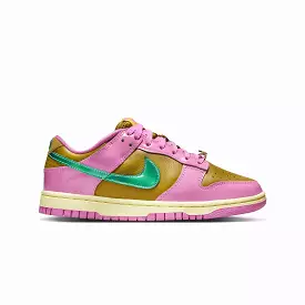 WMN'S DUNK LOW X PARRIS GOEBEL 'PLAYFUL PINK/MULTI-COLOR-BRONZINE'